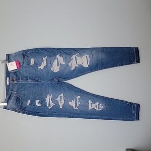 SO brand NWT curvy jegging size 17 or 33W super high rise Distressed Stretch
